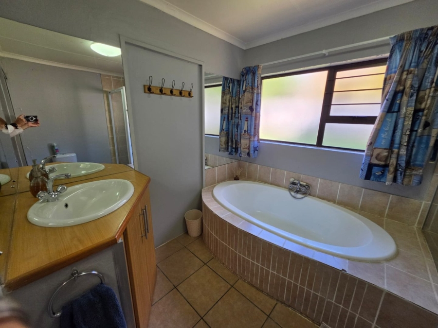 6 Bedroom Property for Sale in Bethlehem Free State